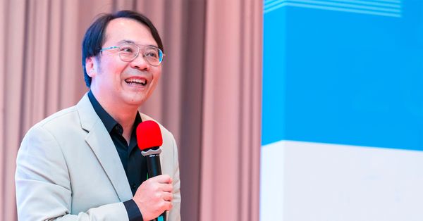 簡立峰：跳脫規模大小限制，「獨特」才能立於不敗之地
